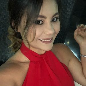 Meet your Posher, Violeta